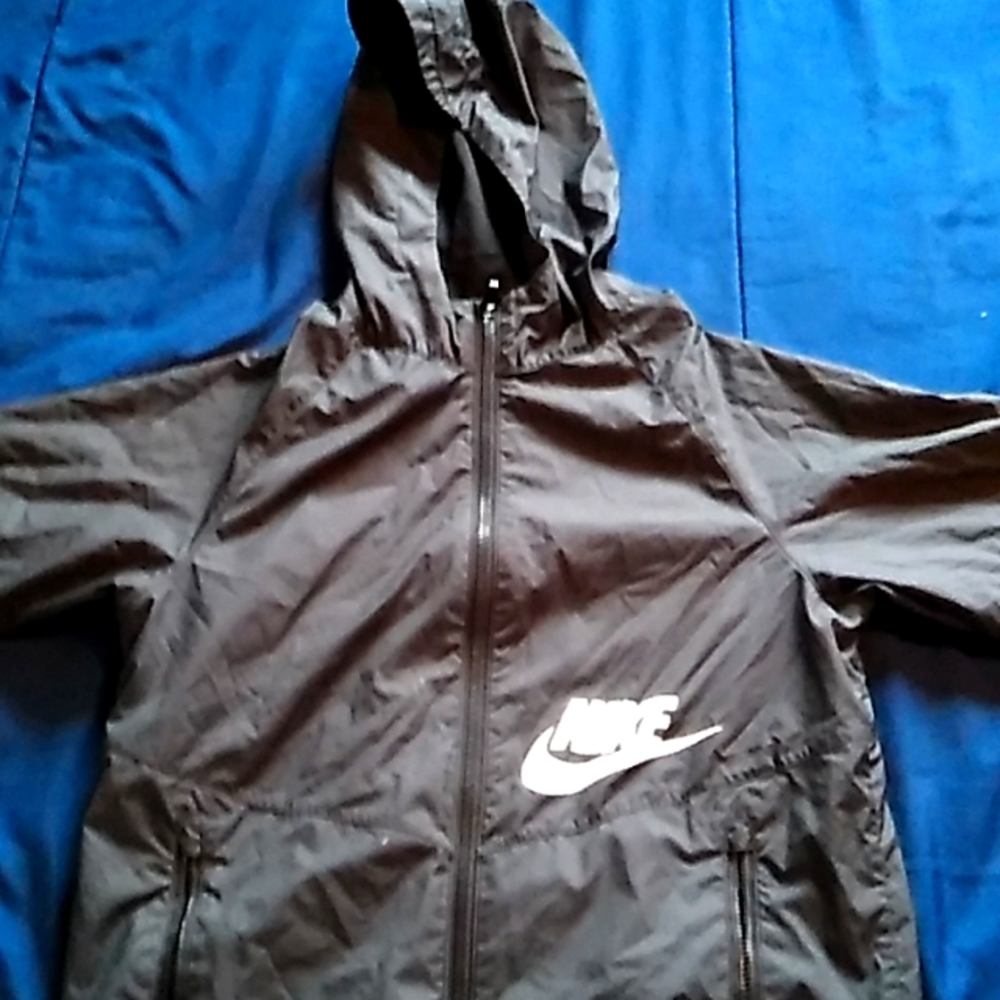 NIKE WIND BREAKER